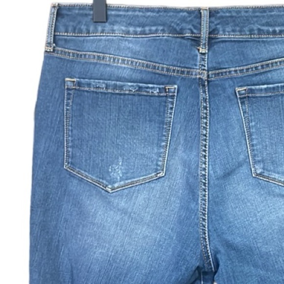 Code Bleu Chelsea Bermuda Raw Hem Denim Shorts Size 8 - Picture 10 of 10